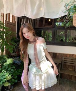 Set Áo Lệch Vai Bo Eo & Váy Bèo Nàng Thơ Vintage